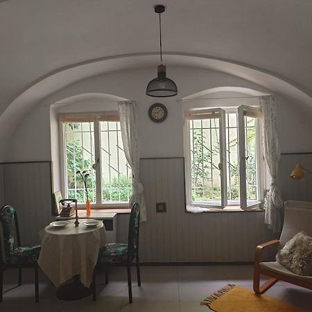 Vintage Room With Garden View ブラチスラヴァ エクステリア 写真