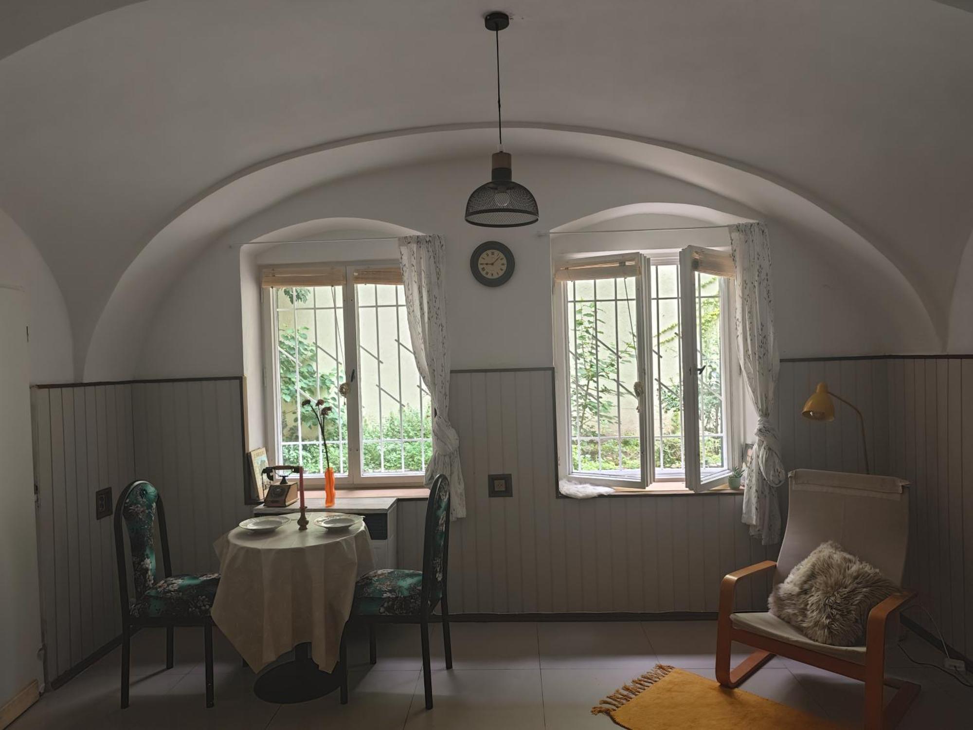 Vintage Room With Garden View ブラチスラヴァ エクステリア 写真
